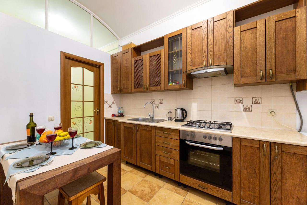 Apartamento Затишний Відпочинок В Центрі Львова Exterior foto