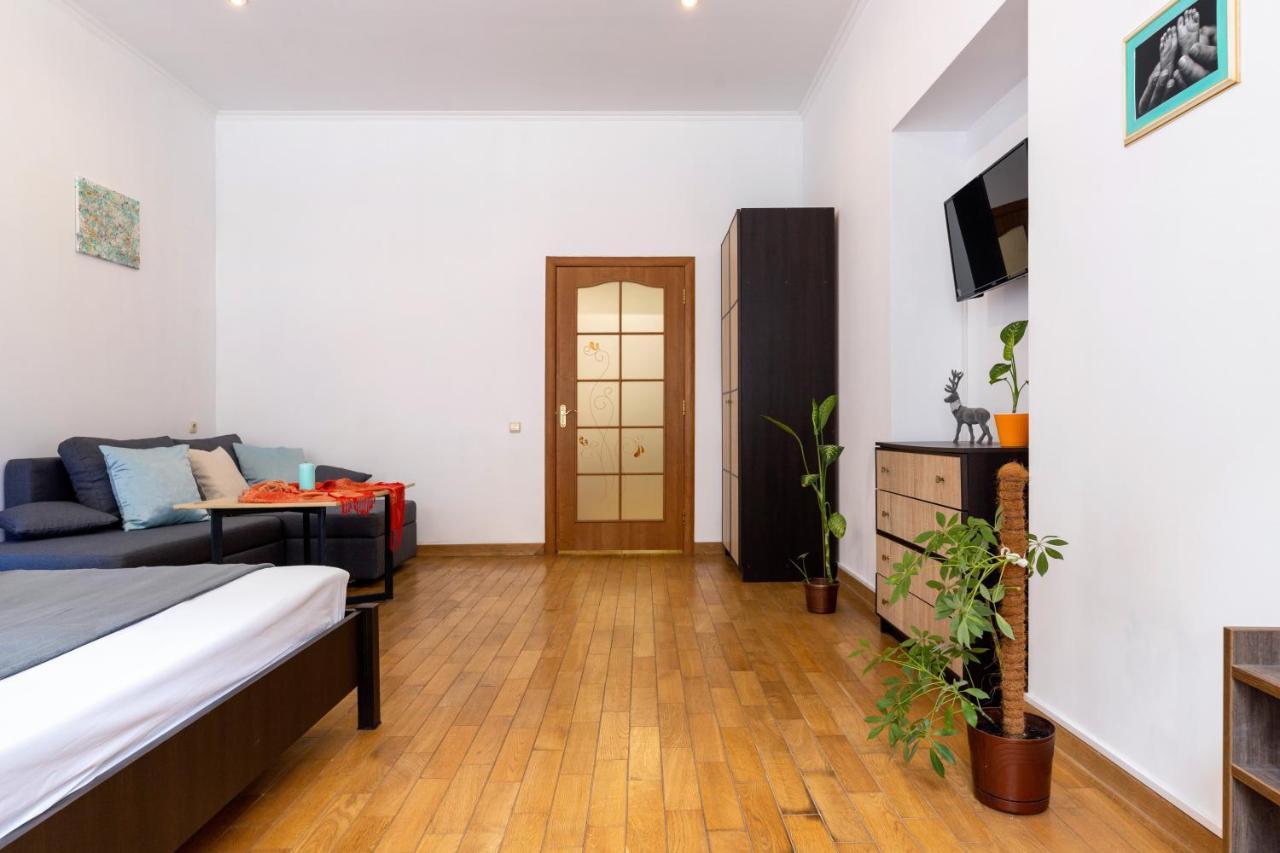 Apartamento Затишний Відпочинок В Центрі Львова Exterior foto